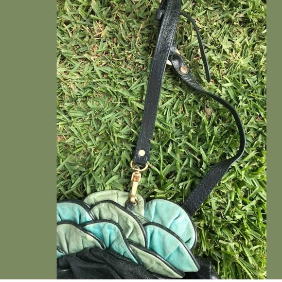 Lockheart Cross Body Flower Crossbody/purse Green - Picture 6 of 6